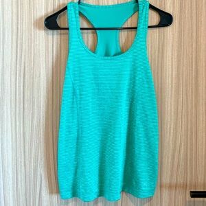 Danskin Now semifitted green tank top sz. Small
